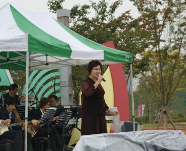 제13회 노인의 날 기념 빛고을 어르신 위안행사 우리춤 공연과 장기자랑 출전 이미지