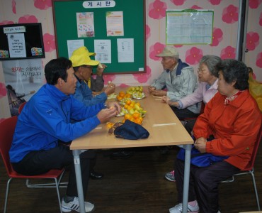 문화초등학교 자모회 스쿨존어르신 노고 위로 이미지