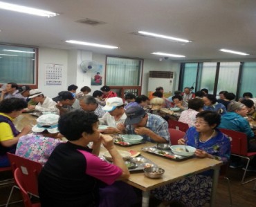 복날 무더운 여름나기 특식 제공 이미지