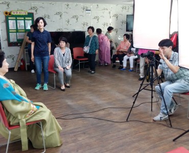 &#034;2015.행복한 미소 장수사진&#034; 독거노인 장수사진 촬영 이미지