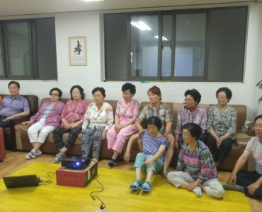 [경로당활성화] 찾아가는 실버스크린 이미지