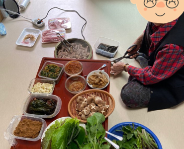 [노인맞춤돌봄서비스] 평생교육활동(표고버섯 키우기) 이미지