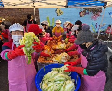광주시북구노인종합복지관, '한돈자조금' 지원행사 가져 이미지